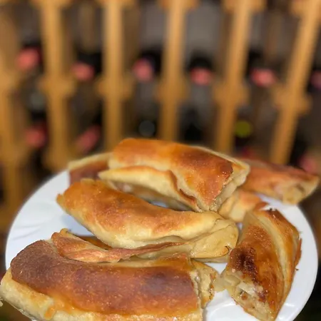 Shija E Natyres Konukevi *