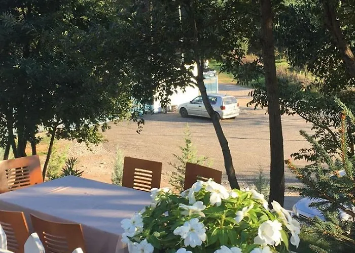 Shija E Natyres Pensión