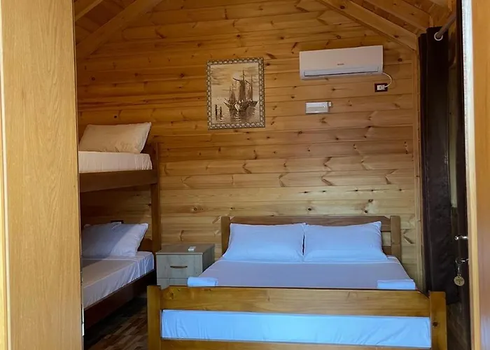 Pensión Shija E Natyres *