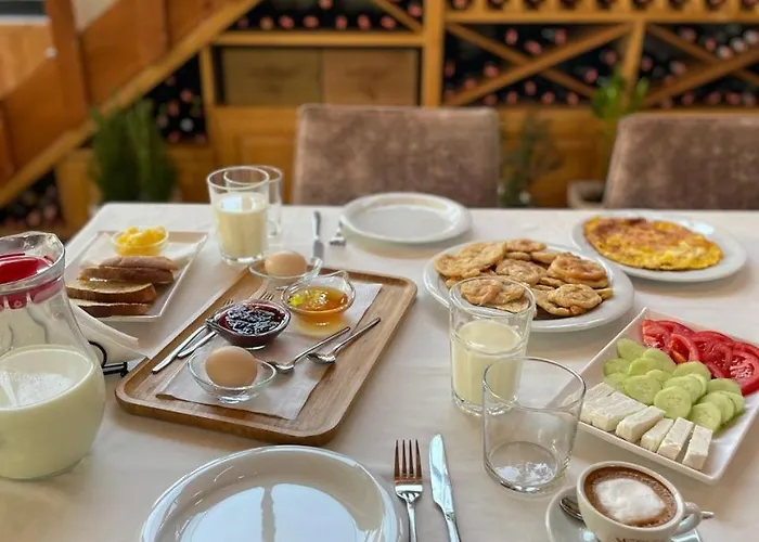 Shija E Natyres Pensión