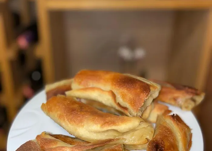 Pensión Shija E Natyres *